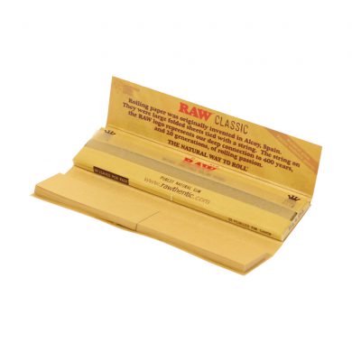 ? Raw Classic Connoisseur King Size Slim Rolling Papers and Tips Smartific 716165174028